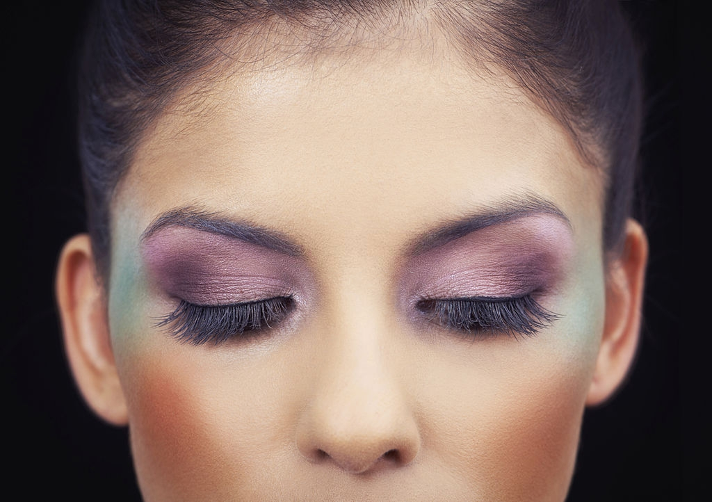 Prevent Eye Shadows from Cracking