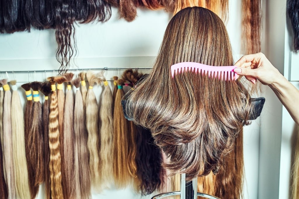 How to Comb Hair Extensions