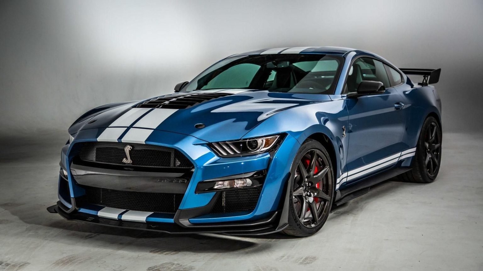 Ford Mustang Predator V8 Engine in Combo with A Stick Shift - Best ...